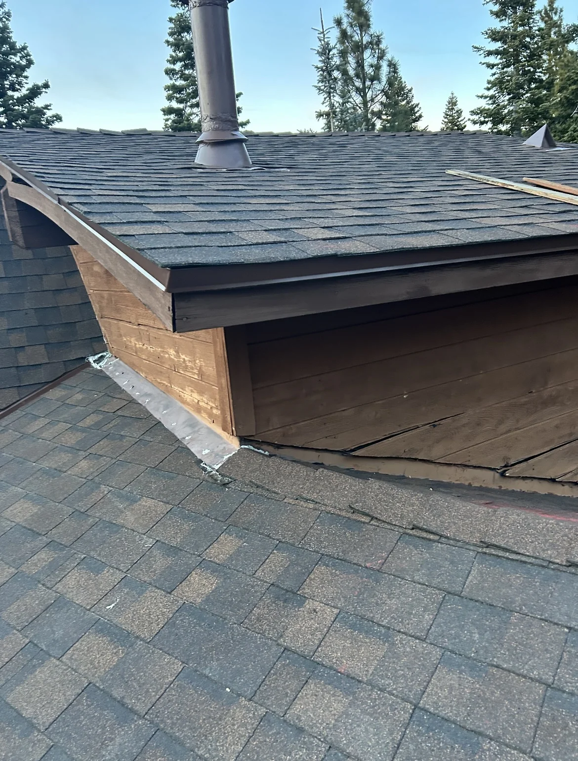 Lake Tahoe: Completed dormer roof edge